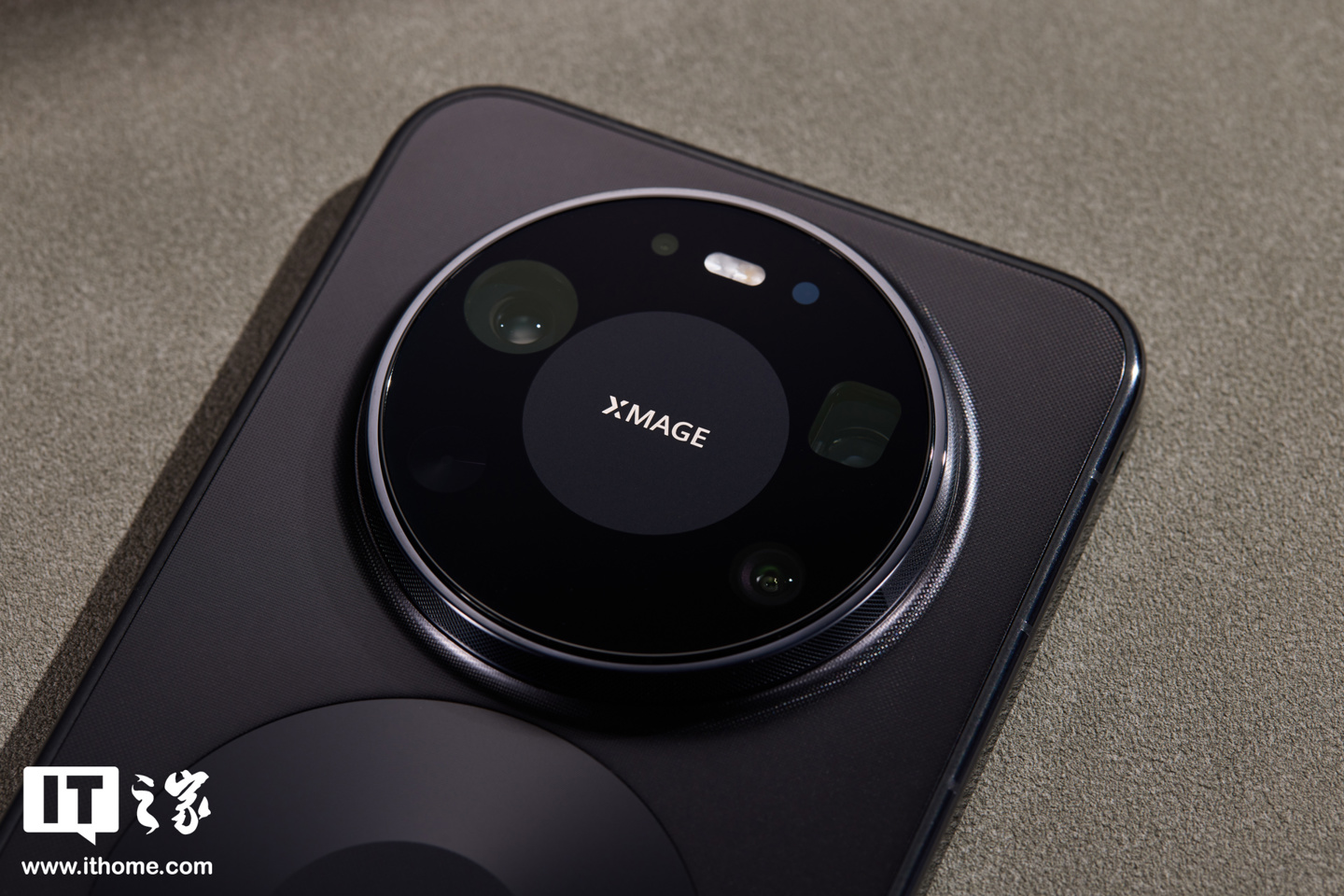 华为 Mate 80 Pro Max 风驰版图赏